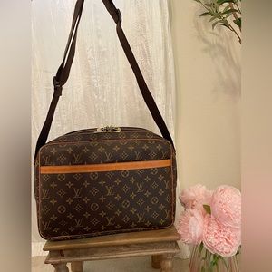 Louis Vuitton Reporter GM
